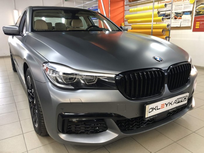 BMW 7 матовая серая