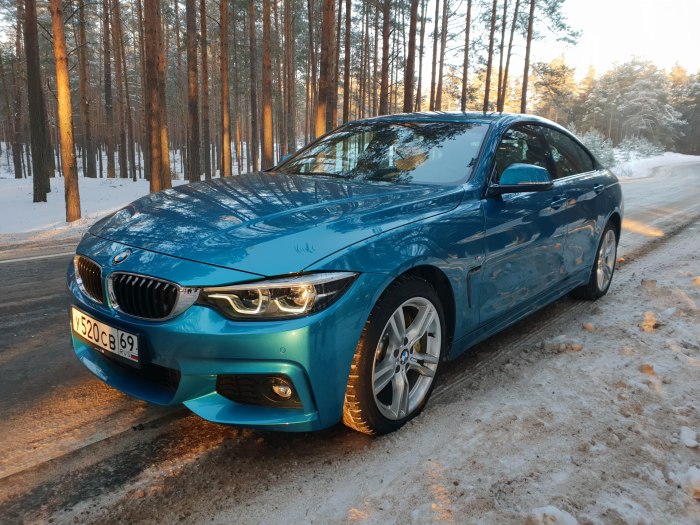 BMW 4 Gran Coupe синяя