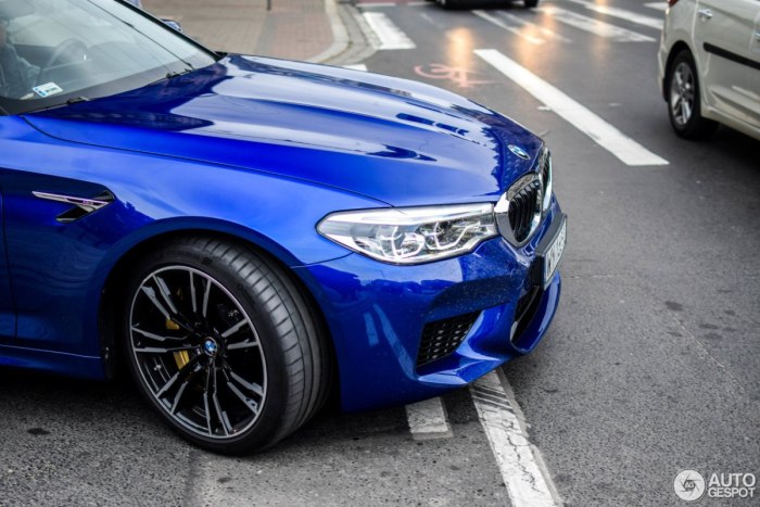 BMW f10 синий цвет