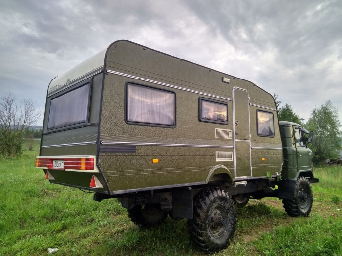 ГАЗ 3308 кемпер