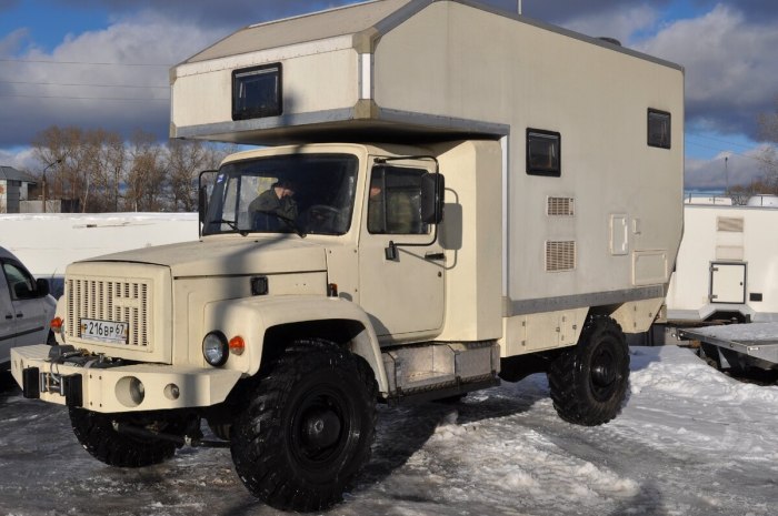 ГАЗ-3308 Садко кемпер