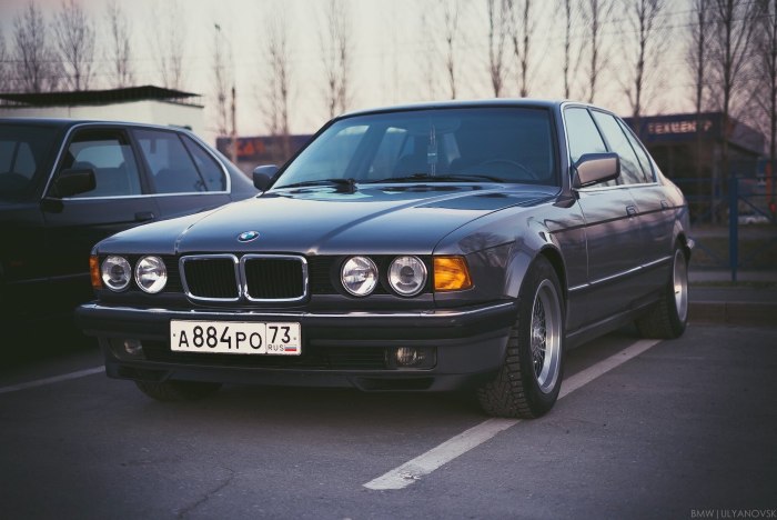 BMW 7 Series (e32)
