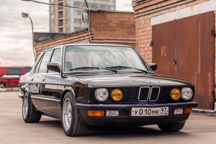 БМВ е28 518