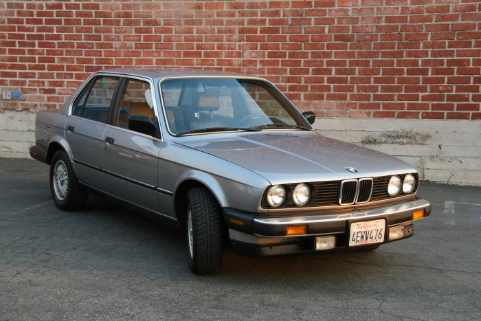 BMW 325i e30 sedan