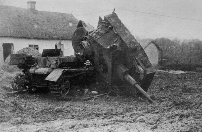 Подбитый немецкий танк 1944