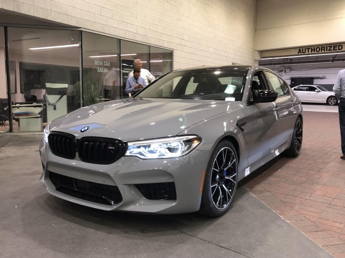 BMW m5 серая