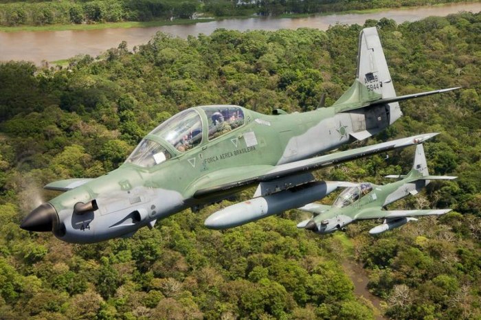 Embraer EMB 314 super Tucano самолет