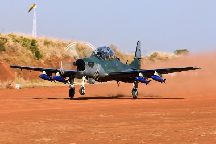 Турбовинтовой Штурмовик Embraer EMB-314 super Tucano