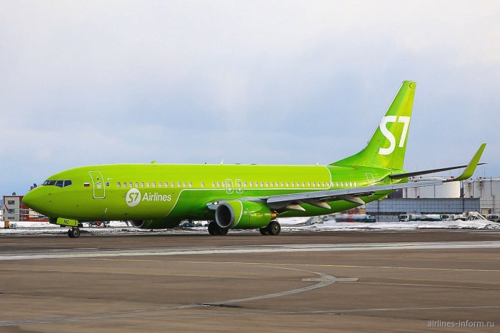 Самолёт s7 Airlines Боинг 737 800