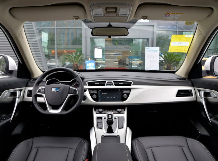 Новый Geely Atlas Pro 2021