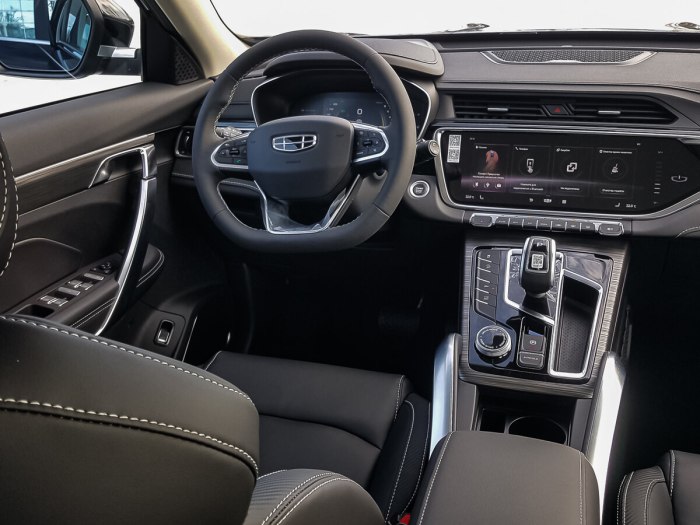 Geely Atlas 2022 салон
