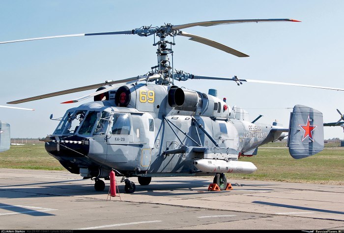 Корабельный транспортно-боевой вертолет ка-29
