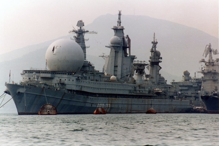 Атомный разведывательный корабль ССВ-33 Урал