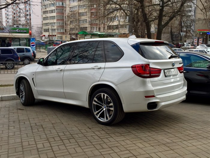 БМВ Икс 5 белая