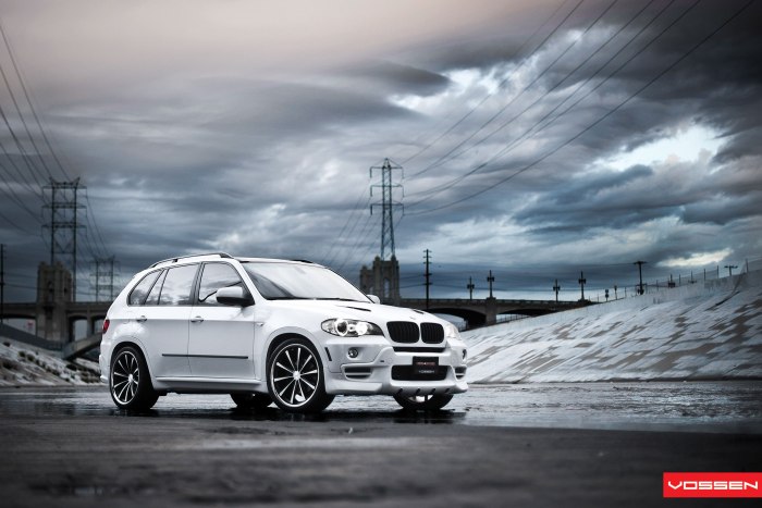 BMW x5 Tuning белый