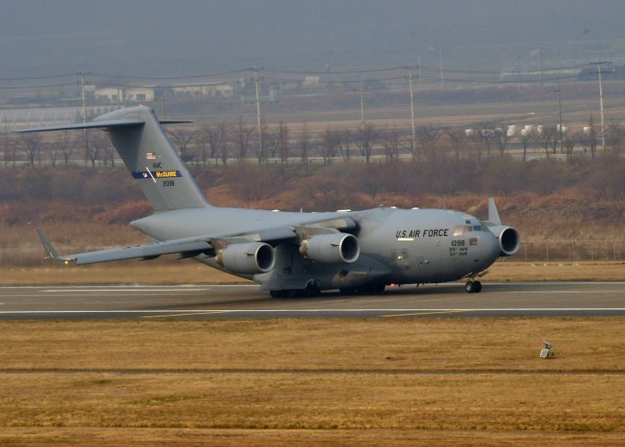 Самолет c-17 Globemaster III