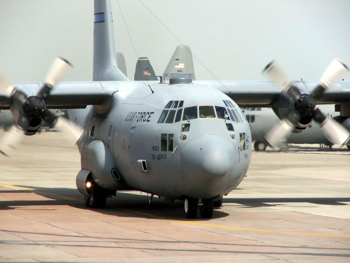 Локхид с 130