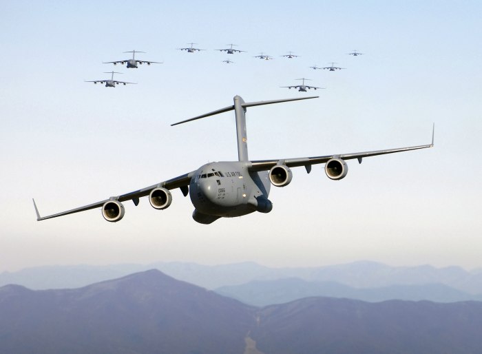 Самолет c-17 Globemaster III