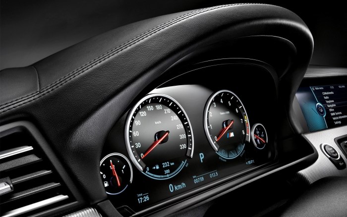 BMW m5 f10 приборная панель