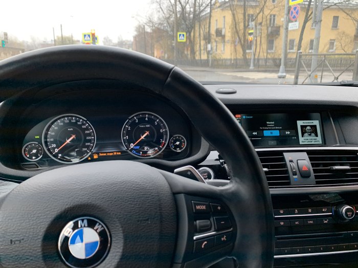 BMW x4 панель приборов