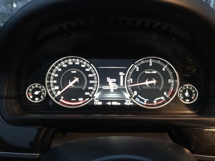 Панель BMW 5