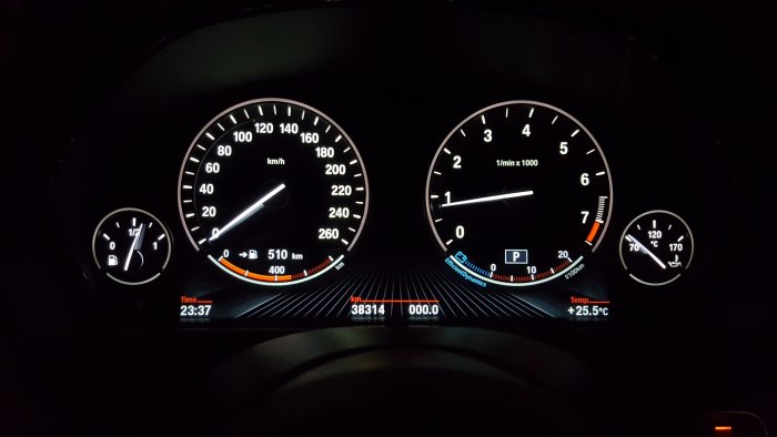 Панель BMW f10