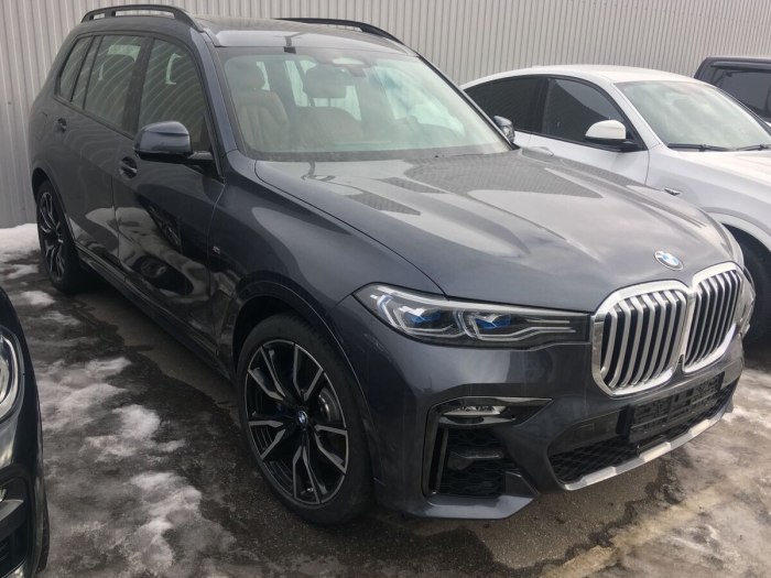 BMW x7 Арктический серый