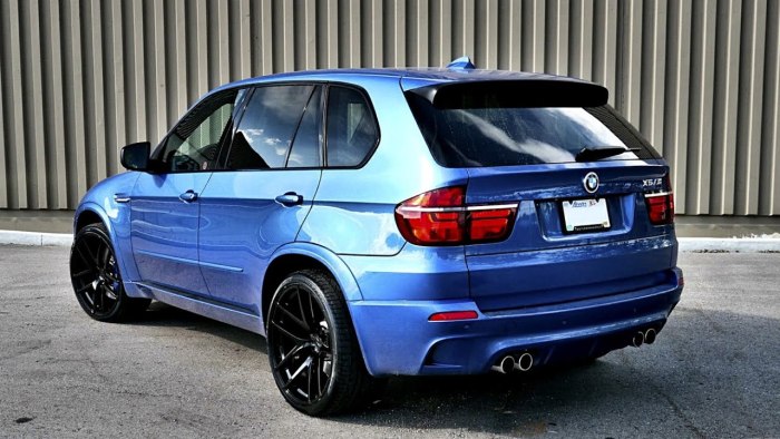 БМВ x5m синий
