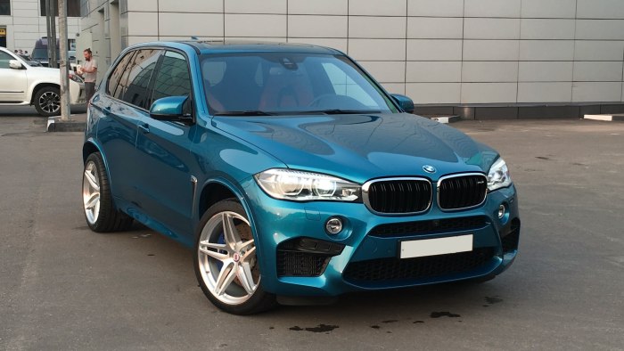 BMW x5m зеленый