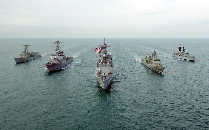 Военные корабли одного класса вместе