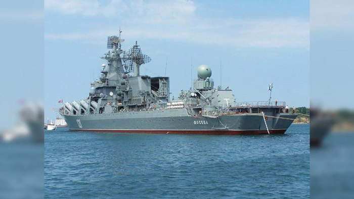 Флагман Черноморского флота ракетный крейсер Москва