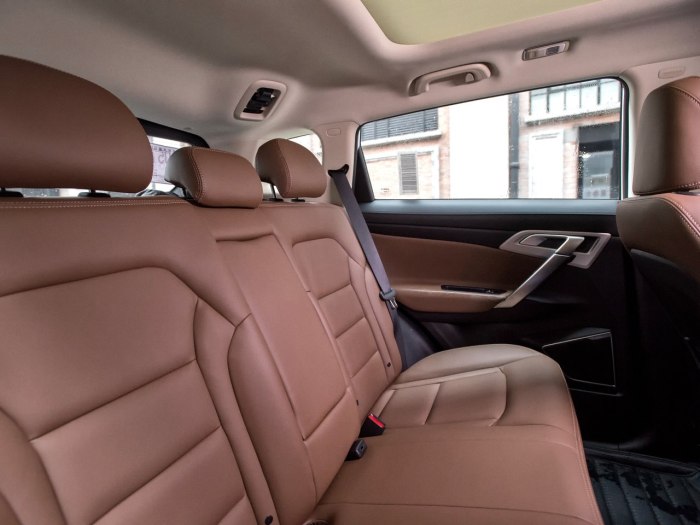 Geely Atlas салон