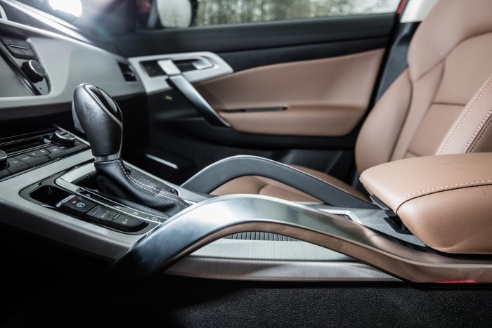 Geely Atlas салон
