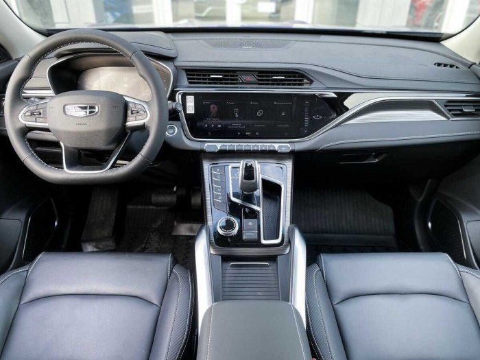 Geely Atlas 2023 салон