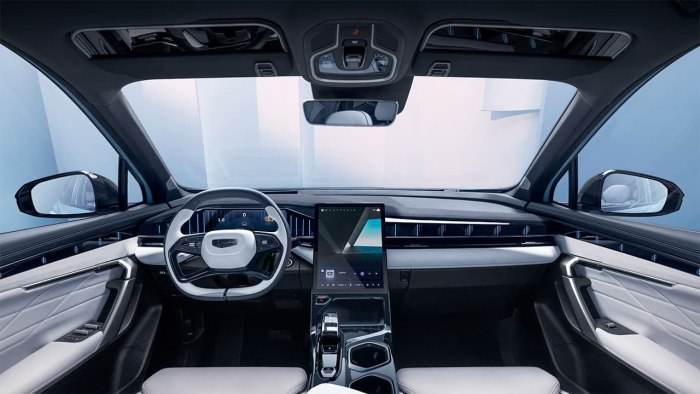 Новый Geely Atlas Pro 2023