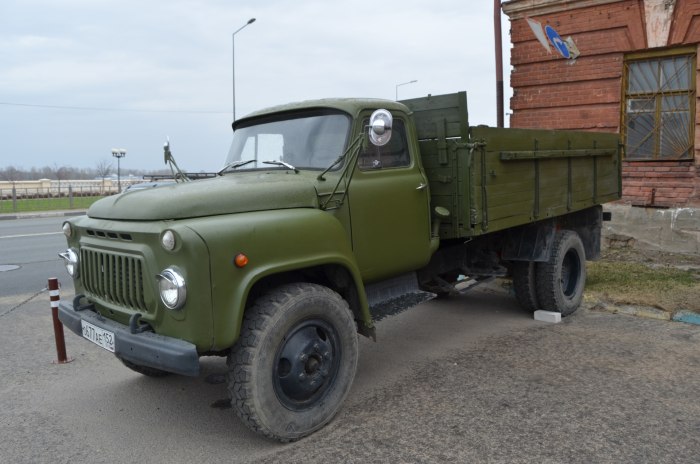 Грузовик ГАЗ 53 бортовой