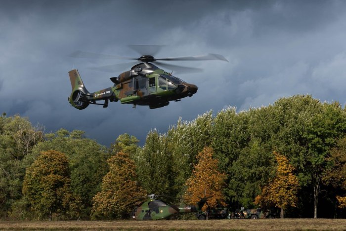 Вертолет Airbus Helicopters h160 боевой