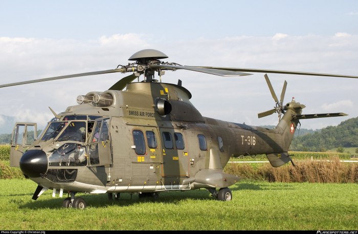 Вертолет as 332 super Puma