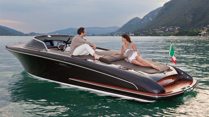 Яхта Riva