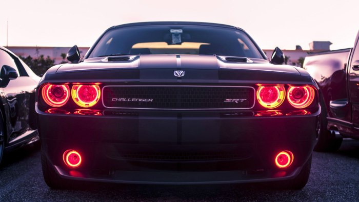 Dodge Challenger srt8 Red