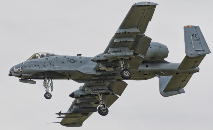 Штурмовик a-10c Thunderbolt 2