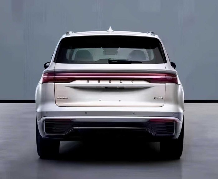 Новый кроссовер Geely kx11