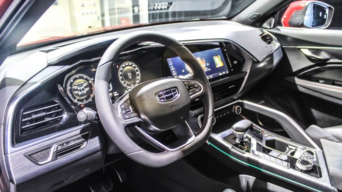 Geely Tugela 2021