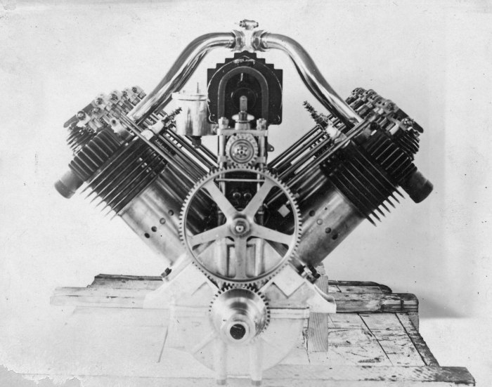 Авиационный мотор м-81