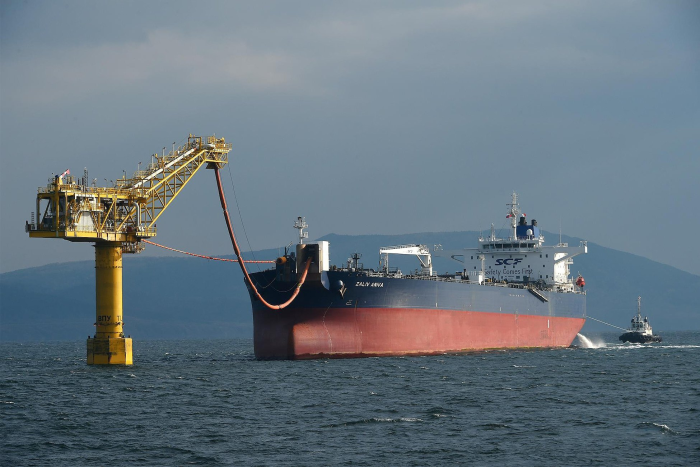 Танкер Волга нефть 103