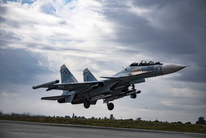 Истребитель Су-35