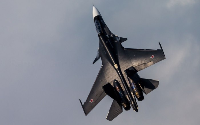 Истребитель Су-35