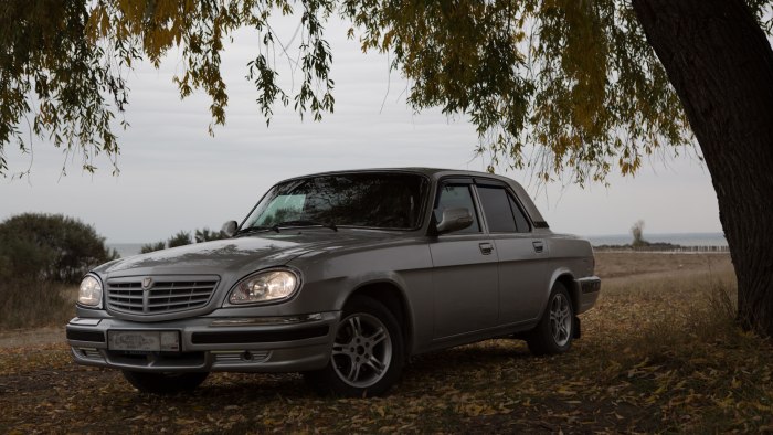 Волга ГАЗ 31105