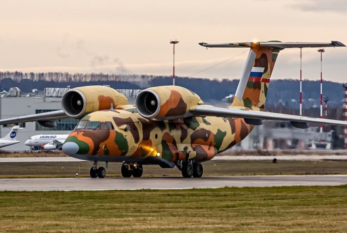 Ан-72 самолет