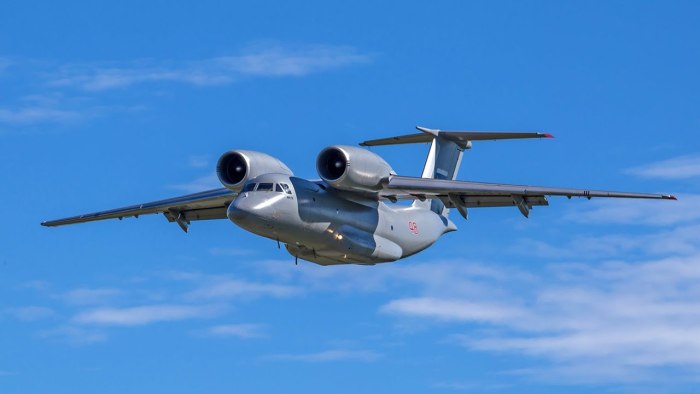 Грузовой военный самолет АН-72